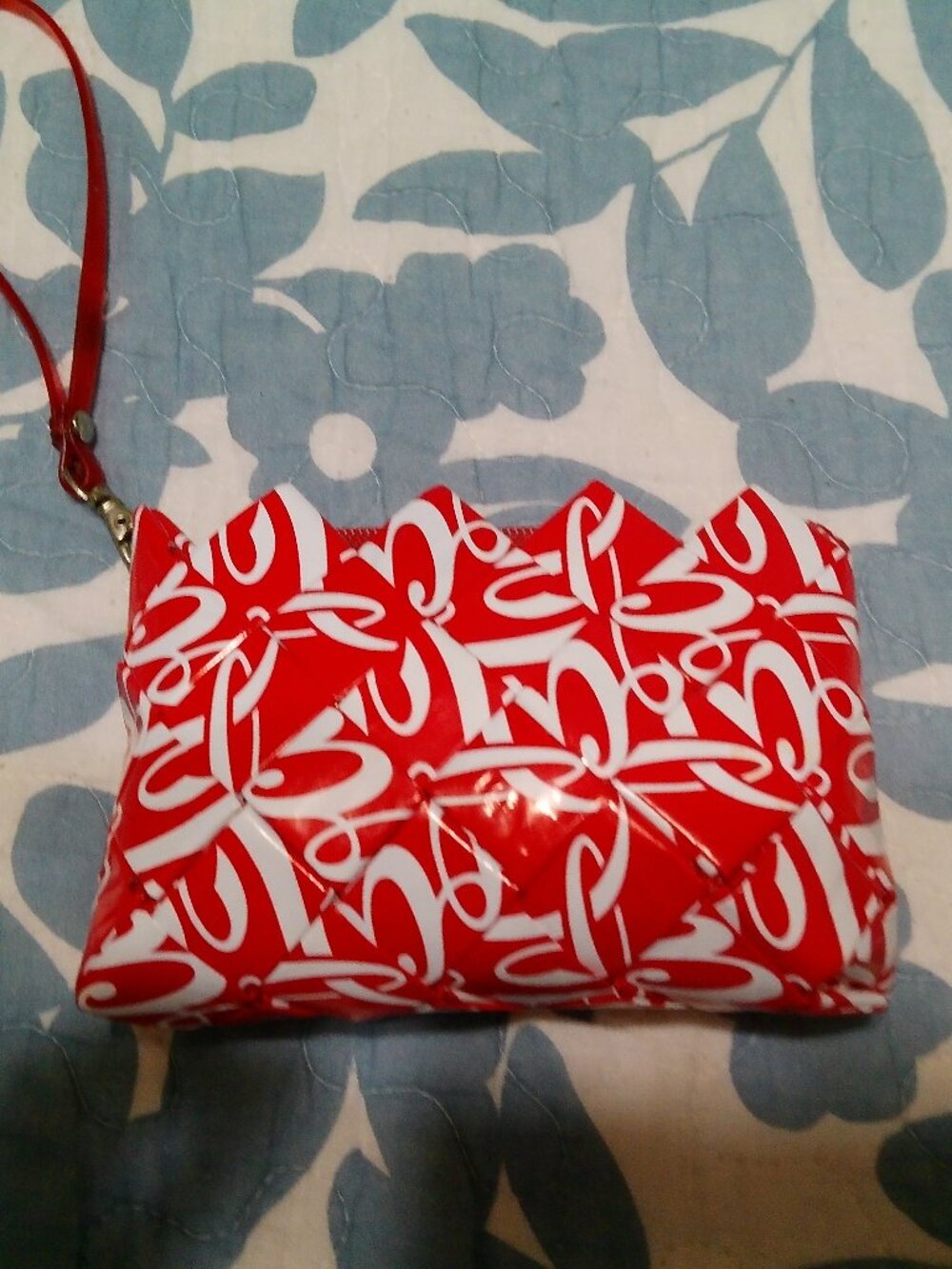 ECOIST COKE VINTAGE 2006 WRISTLET ZIP CLOSURE GOOD CONDITION